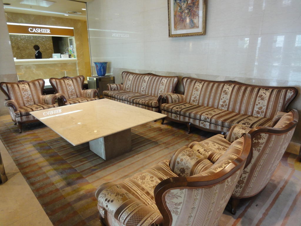 Okayama Royal Hotel Екстер'єр фото